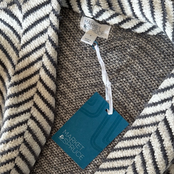 Market & Spruce Striped Chevron Hooded Cardigan in Cream & Black - Picture 2 of 3